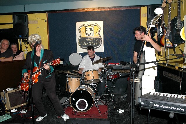 min 2006 11 17 one way 177